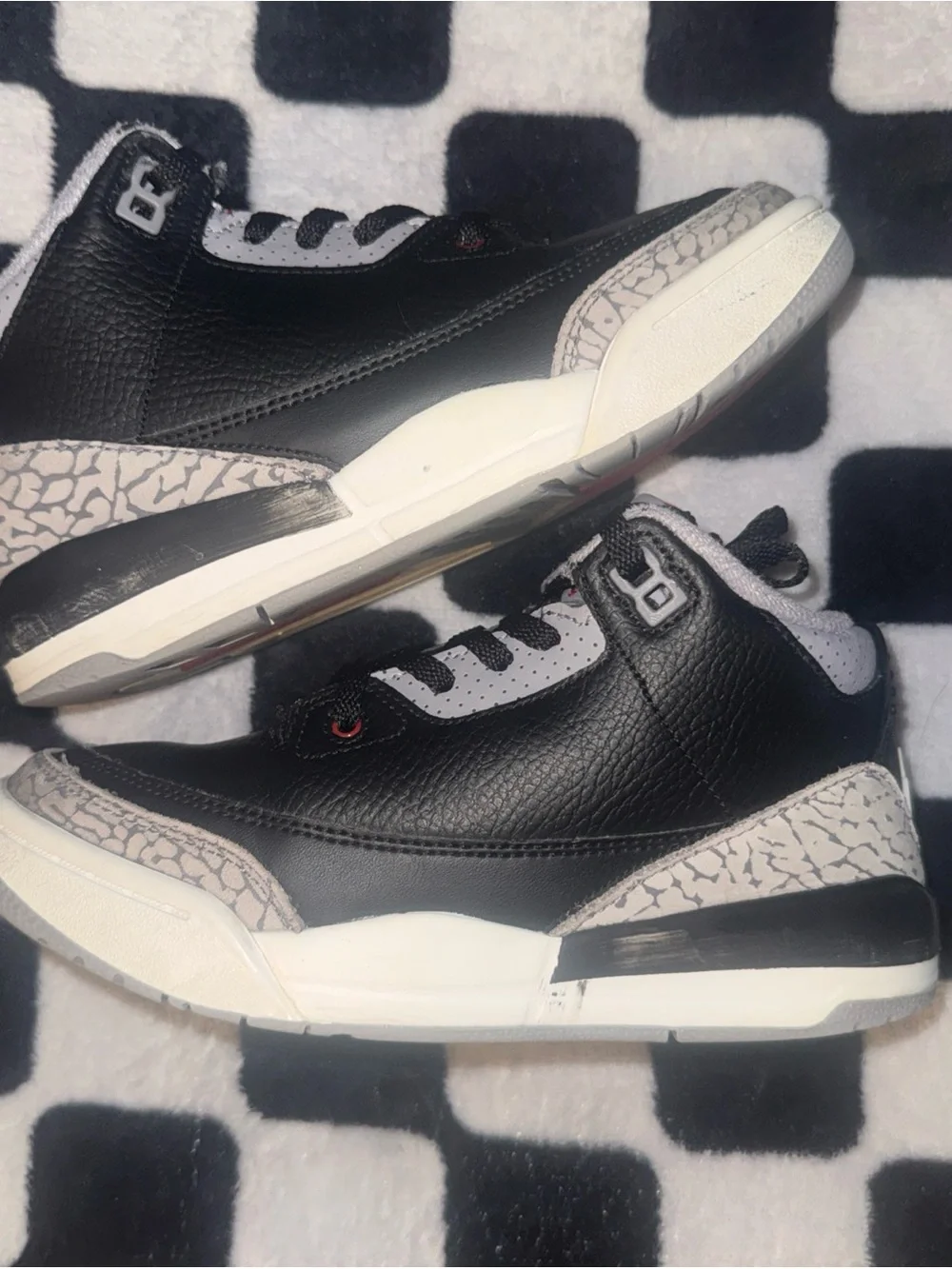 Jordan retro 3 black cement Kids' size 1Y